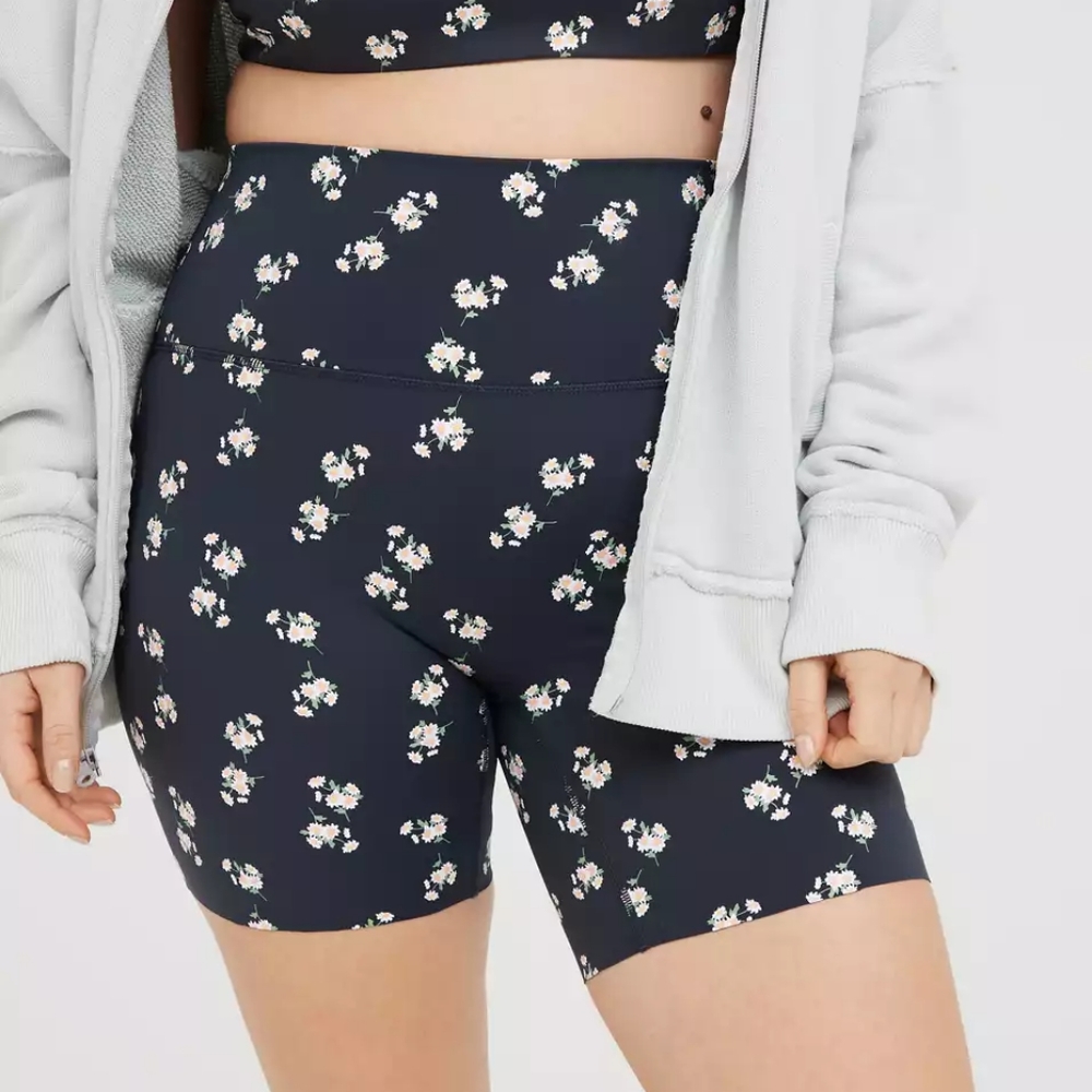 NWOT Aerie OFFLINE Goals 7" 💙 floral bike short